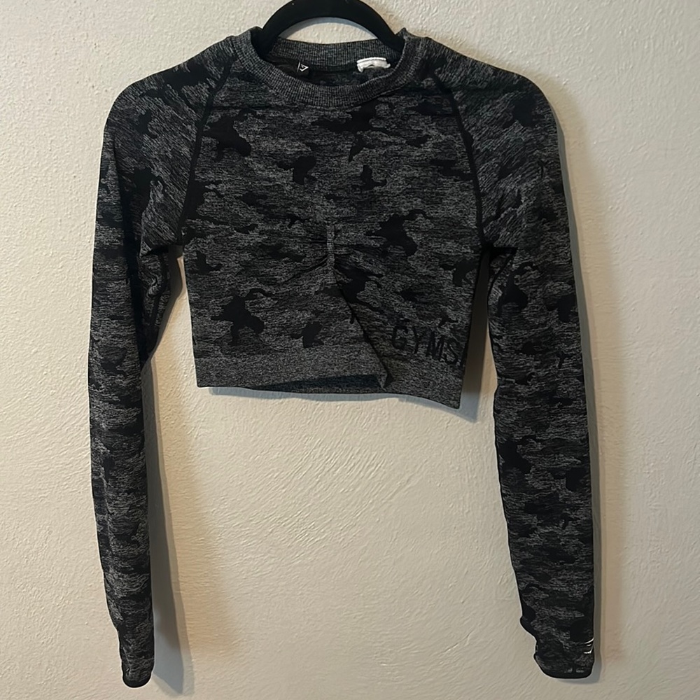Cropped Gymshark Camo Top